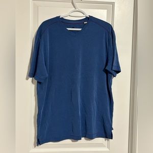 TOMMY BAHAMA V-neck modal t-shirt.  Size L